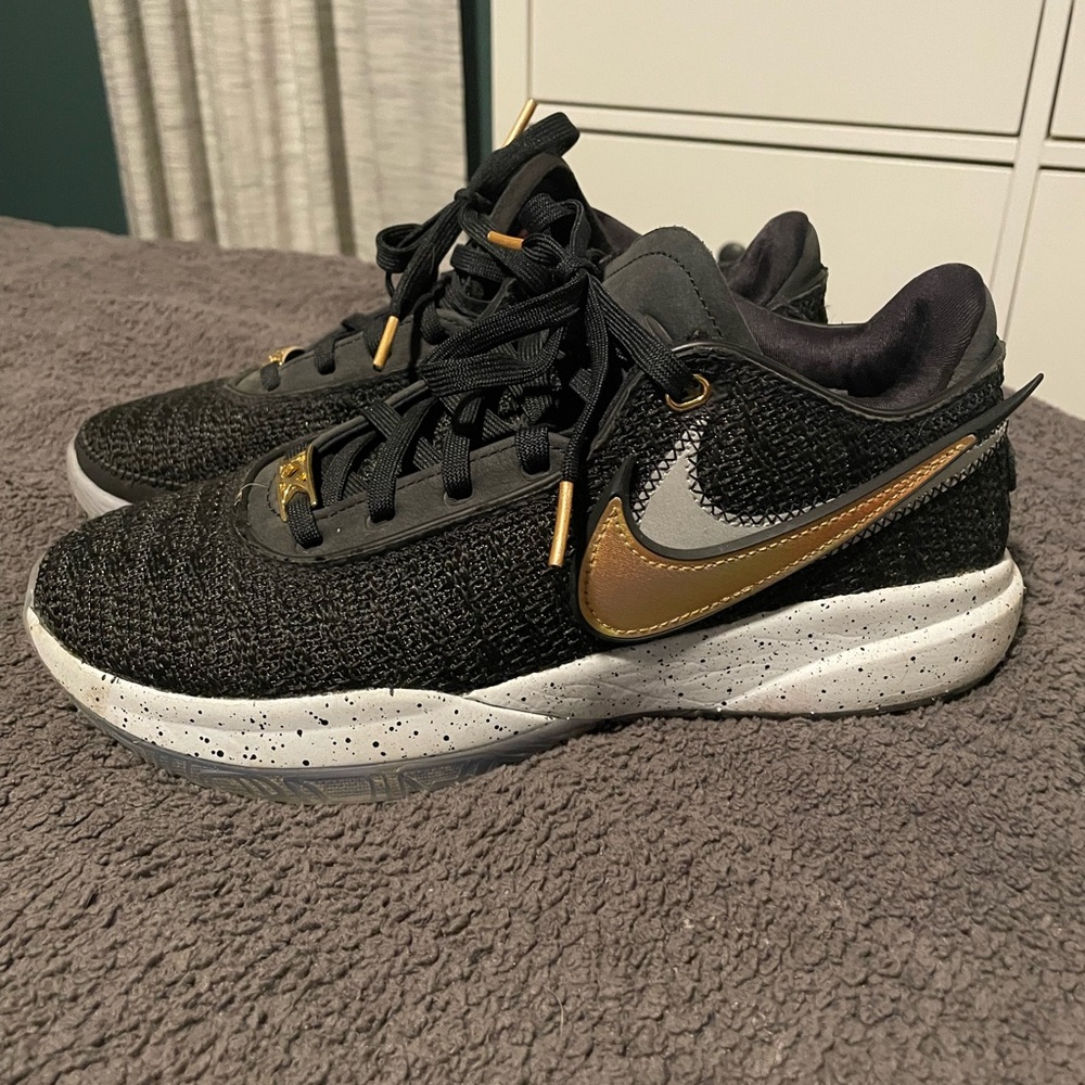 Lebron size 7